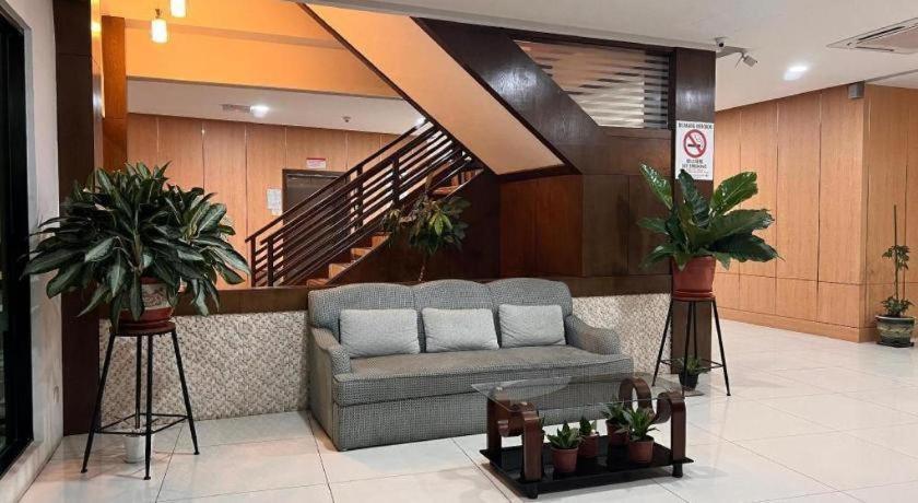 D Arc Hotel Кота-Кинабалу Экстерьер фото