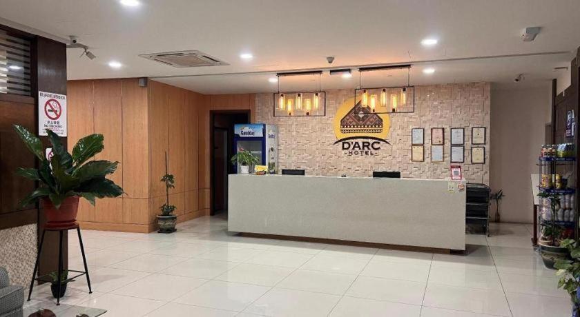 D Arc Hotel Кота-Кинабалу Экстерьер фото