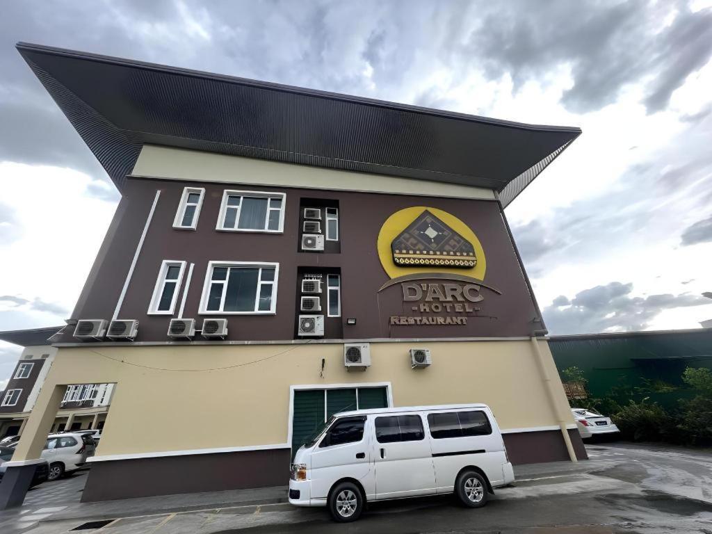 D Arc Hotel Кота-Кинабалу Экстерьер фото