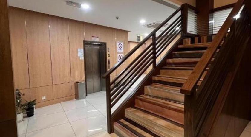 D Arc Hotel Кота-Кинабалу Экстерьер фото